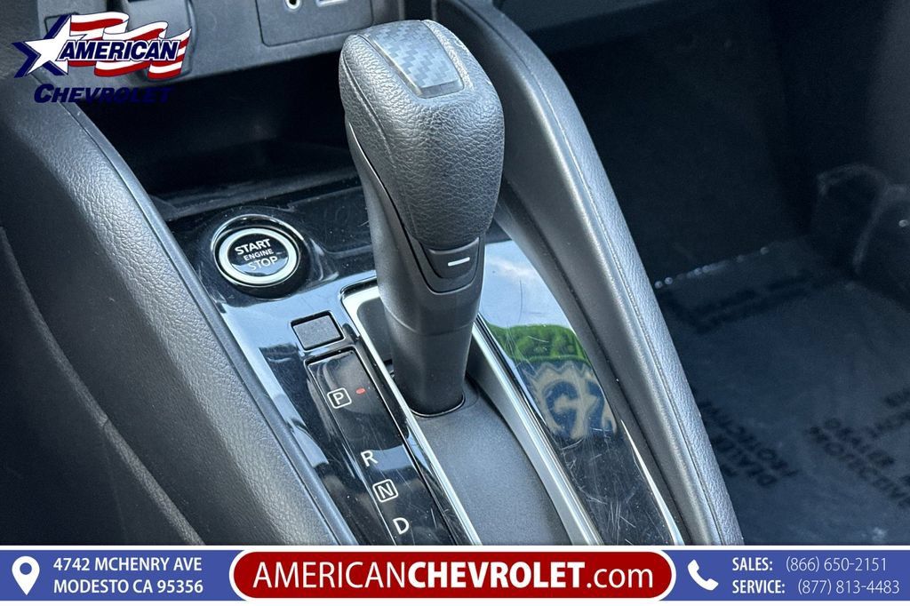 Used 2025 Nissan Versa SV FWD image 28