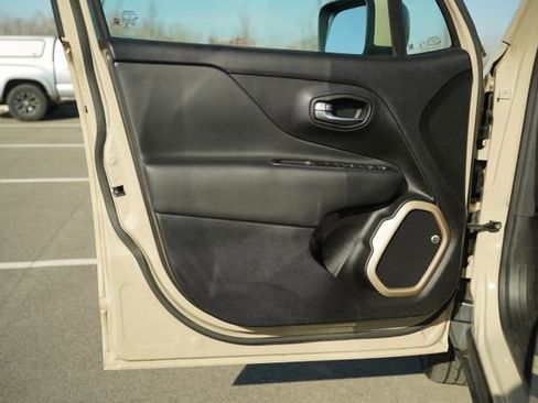 Used 2016 Jeep Renegade 75th Anniversary image 13