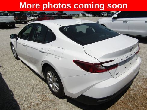 Used 2025 Toyota Camry LE FWD image 3