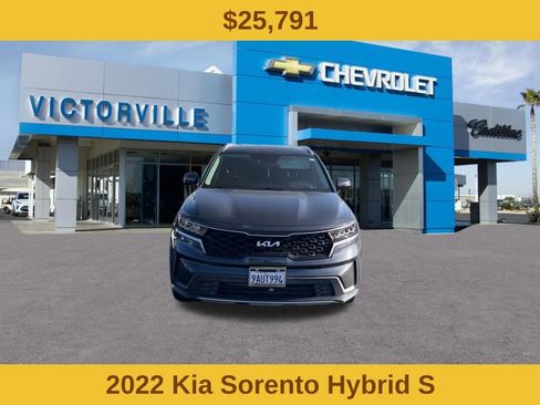 Used 2022 Kia Sorento S FWD image 2