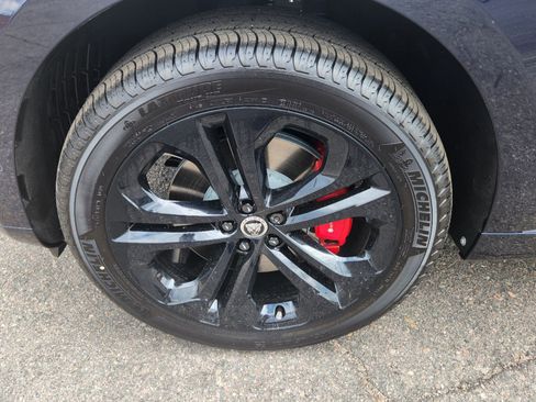 New 2025 Jaguar F-PACE R-Dynamic S image 22