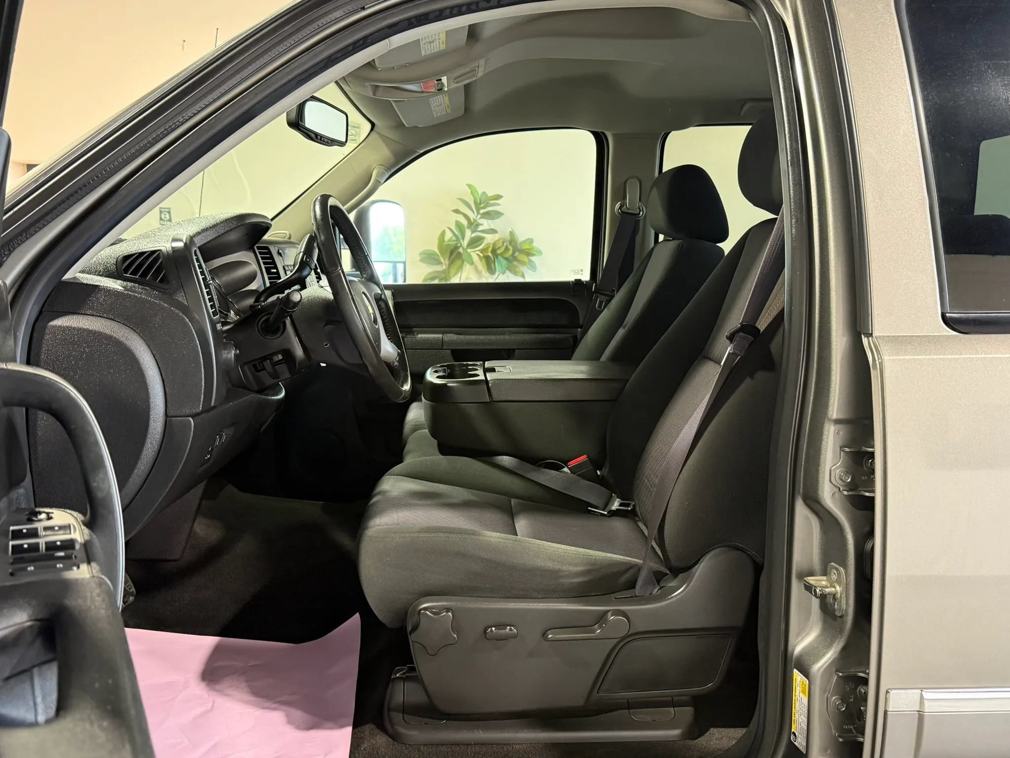 Used 2013 Chevrolet Silverado 2500 LT w/ Custom Sport Truck Package AWD/4WD image 9
