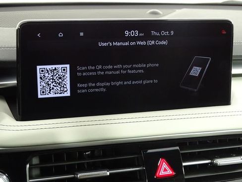 Used 2024 Genesis G70 2.5T image 34