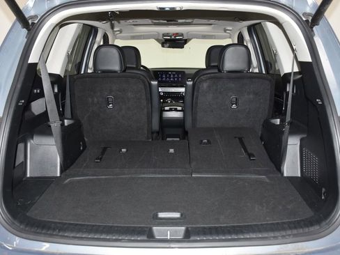 Used 2025 Kia Telluride S FWD image 31