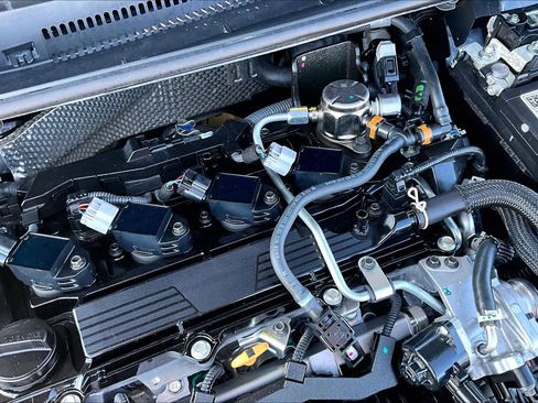 Used 2025 Toyota Corolla SE image 33