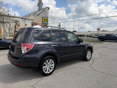 Used 2013 Subaru Forester 2.5X Touring AWD/4WD image 6