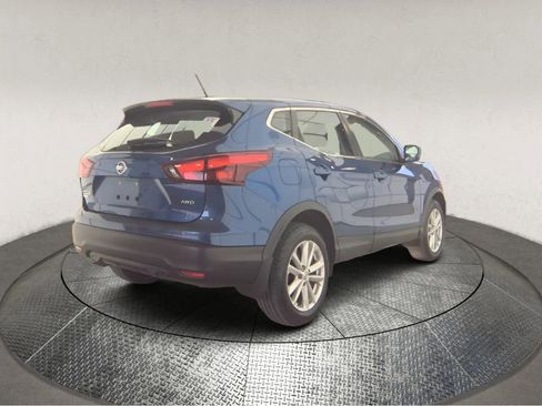 Used 2017 Nissan Rogue Sport S w/ S Appearance Package image 2