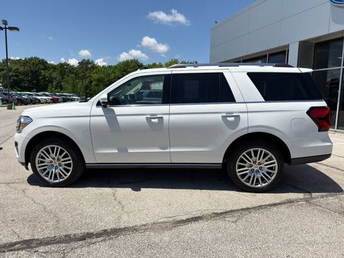 Used 2024 Ford Expedition Limited AWD/4WD image 4