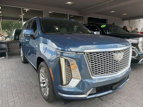 Certified 2025 Cadillac Escalade Premium Luxury Platinum w/ LPO, Radiant Package RWD image 4