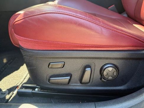 Used 2018 Kia Stinger GT2 AWD/4WD image 37