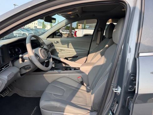 Used 2026 Hyundai Elantra SEL Sport Premium FWD image 4