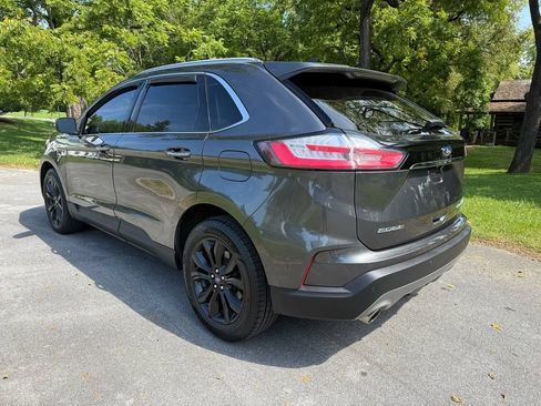 Used 2020 Ford Edge Titanium FWD image 9