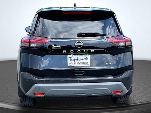 Used 2023 Nissan Rogue SV FWD image 5