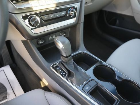 Used 2018 Hyundai Sonata SE image 27