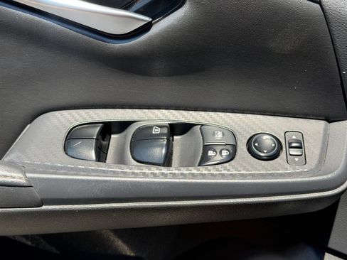 Used 2022 Nissan Sentra SV FWD image 17
