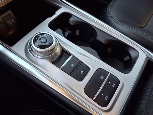 Used 2022 Ford Explorer Limited w/ Equipment Group 301A image 10