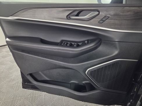 New 2026 Jeep Grand Cherokee L Limited RWD image 16