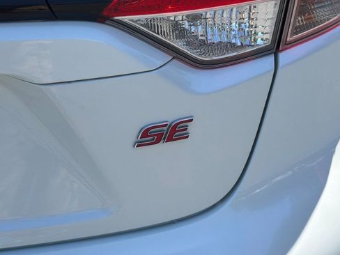 Used 2020 Toyota Corolla SE w/ SE Premium Package FWD image 37