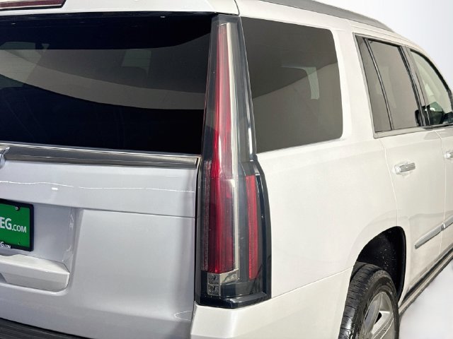 Used 2019 Cadillac Escalade Premium Luxury AWD/4WD image 33