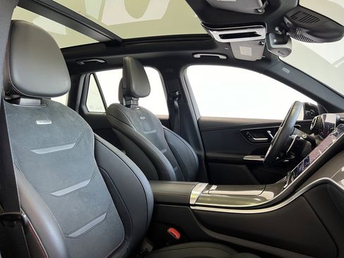 Used 2024 Mercedes-Benz GLC 43 AMG 4MATIC image 23