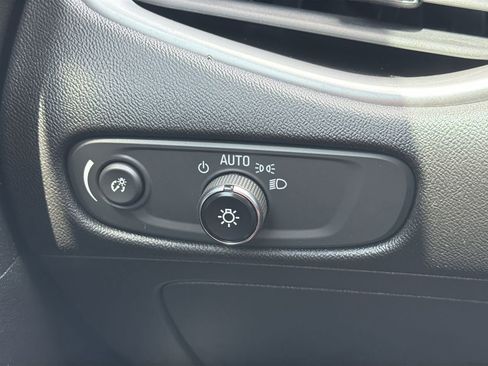 Used 2019 Chevrolet Malibu LS FWD image 24