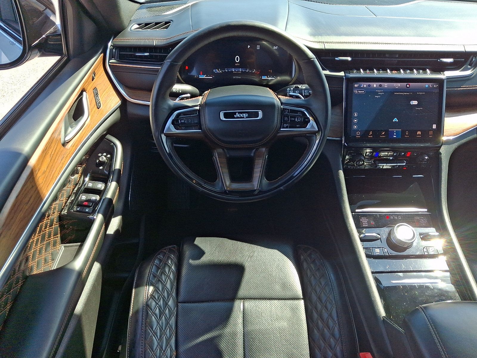 Used 2023 Jeep Grand Cherokee Summit AWD/4WD image 10