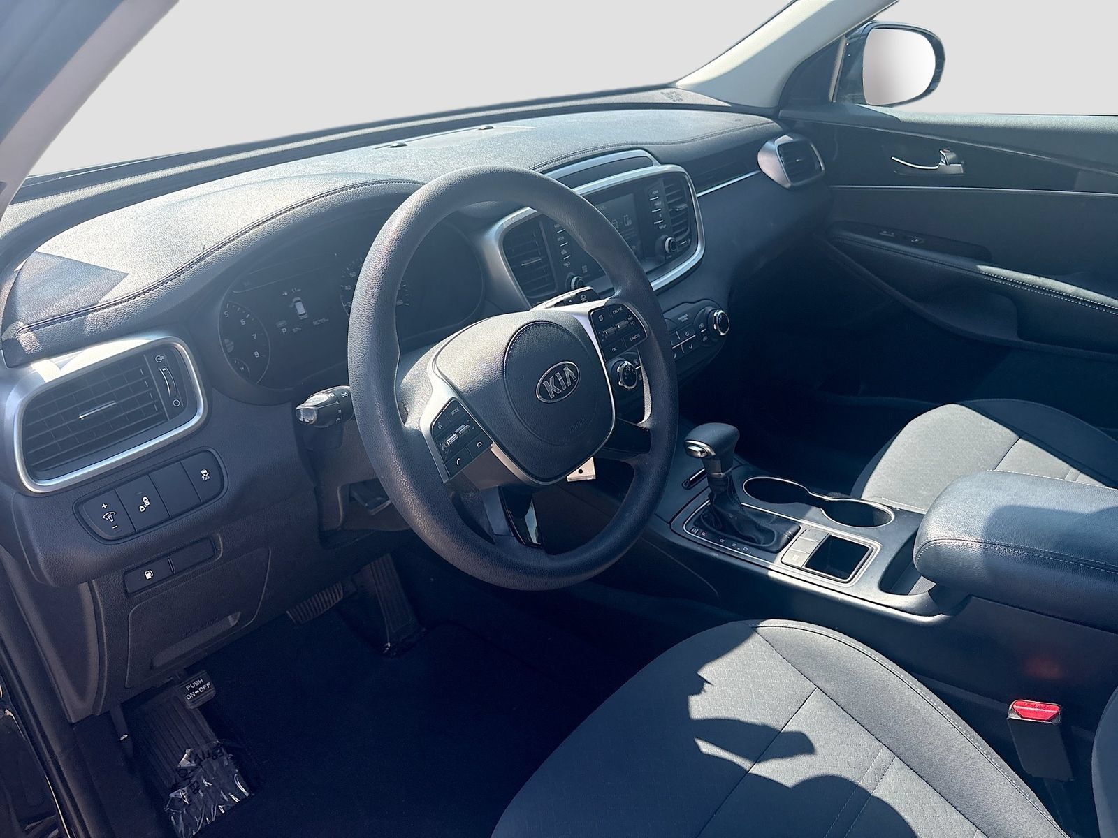 Used 2019 Kia Sorento FWD image 9