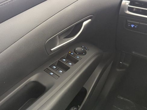 Certified 2025 Hyundai Tucson SE FWD image 17