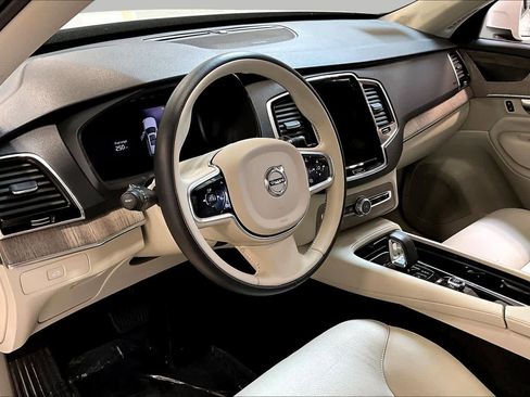 Certified 2023 Volvo XC90 B6 Plus w/ Protection Package Premier AWD/4WD image 17
