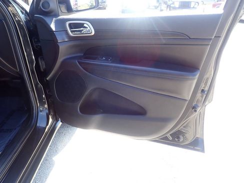 Used 2014 Jeep Grand Cherokee Laredo w/ Quick Order Package 23E AWD/4WD image 23
