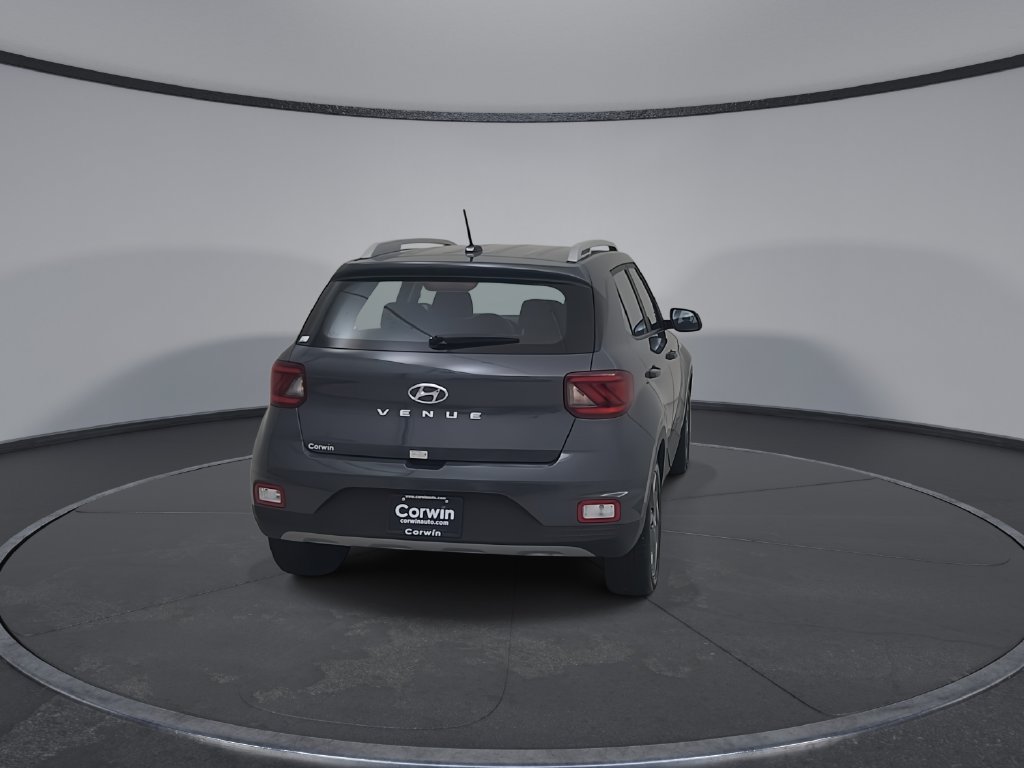 Used 2025 Hyundai Venue SEL FWD image 14