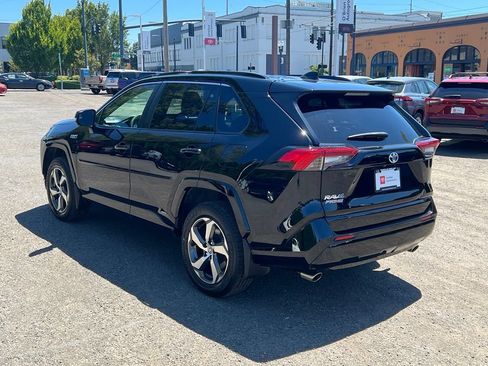 Used 2021 Toyota RAV4 SE AWD/4WD image 5