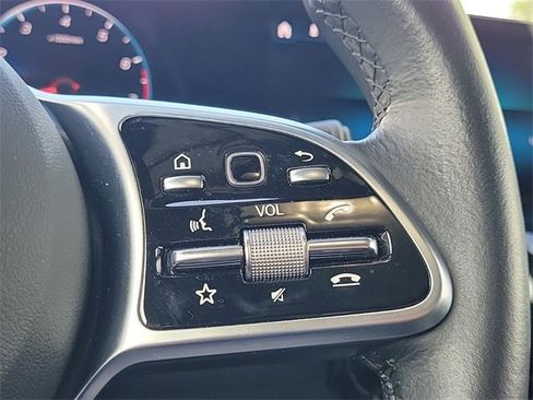 Used 2023 Mercedes-Benz GLB 250 image 16