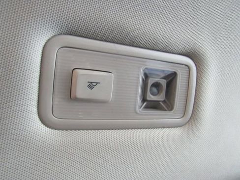 Used 2022 Volkswagen Atlas SEL Premium image 37