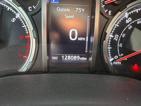 Used 2021 Toyota 4Runner TRD Off-Road AWD/4WD image 8