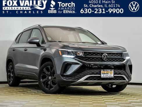 Used 2023 Volkswagen Taos SE w/ Panoramic Sunroof Package image 1