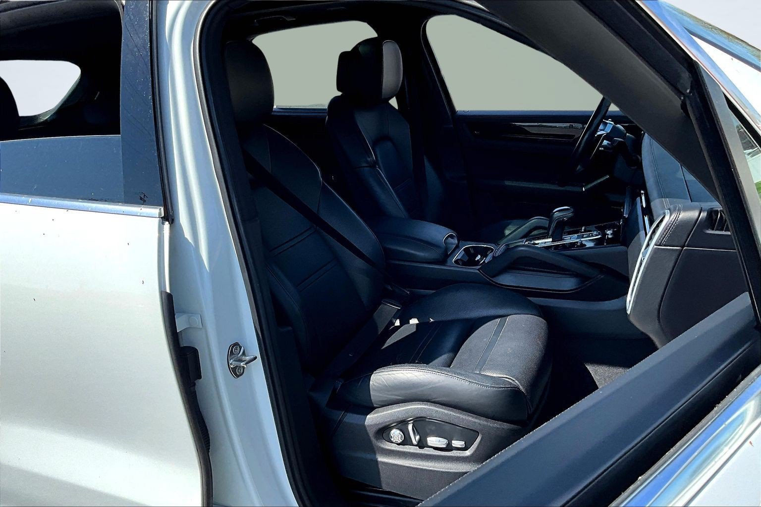 Used 2019 Porsche Cayenne S AWD/4WD image 29
