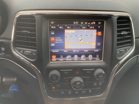 Used 2017 Jeep Grand Cherokee Limited w/ Luxury Group II image 19