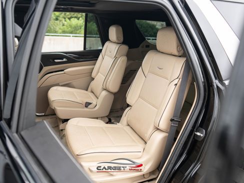 Used 2021 Cadillac Escalade Premium Luxury image 21