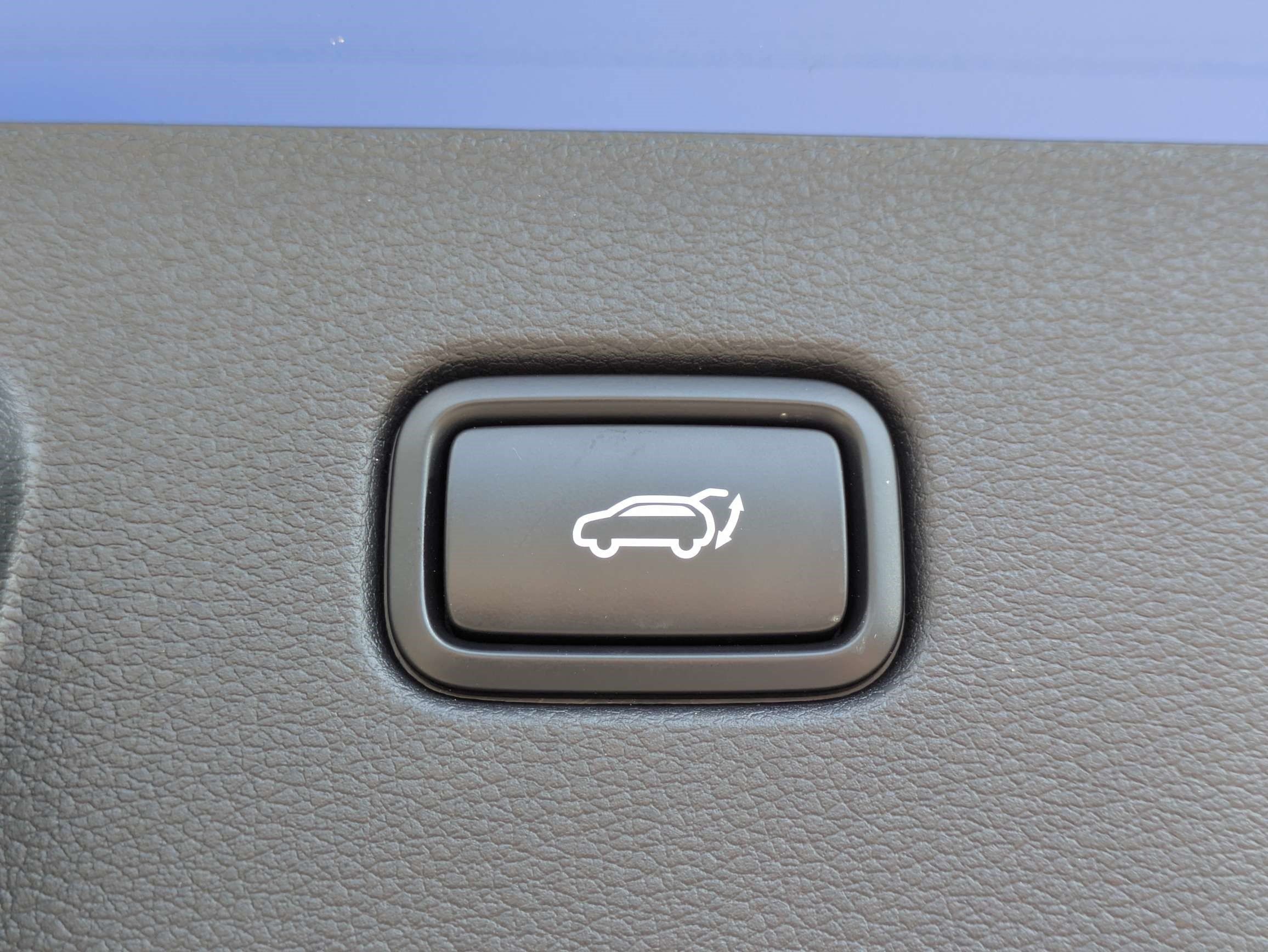 Used 2026 Kia Sportage EX FWD image 13