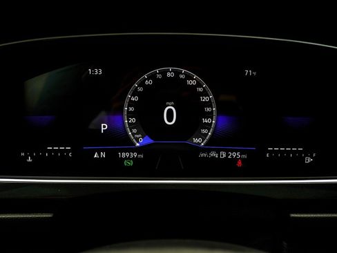 Used 2024 Volkswagen Tiguan Wolfsburg Edition image 25