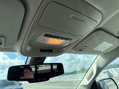 Used 2022 Chevrolet Colorado Z71 w/ Z71 Midnight Edition image 11