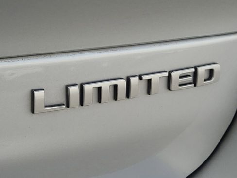 Used 2025 Jeep Grand Cherokee L Limited AWD/4WD image 34