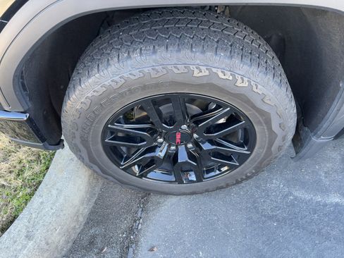 Used 2023 GMC Sierra 1500 Elevation w/ X31 Off-Road Package image 13