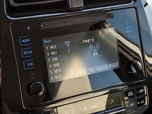 Used 2019 Toyota Prius XLE image 16