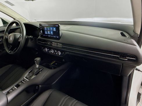 Certified 2024 Honda HR-V EX-L image 36