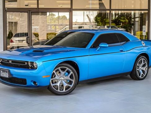 Used 2015 Dodge Challenger SXT Plus w/ Sound Group II RWD image 2