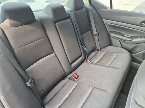 Used 2024 Nissan Altima 2.5 SV FWD image 32