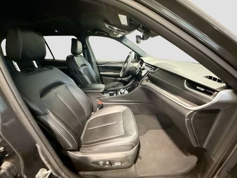 Used 2024 Jeep Grand Cherokee Limited w/ Trailer Tow Package image 26