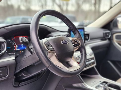 Certified 2022 Ford Explorer XLT w/ Equipment Group 202A image 20